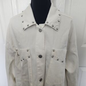 Universal Thread Size Medium White Jacket With Silver Color Embellishments